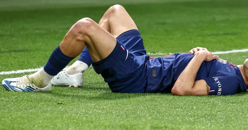 Hakimi sofre lesão, desfalca PSG na Champions e preocupa Marrocos para Copa | CNN Brasil