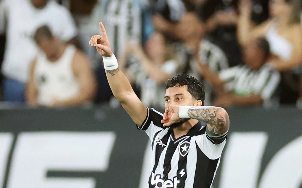 Herói do Botafogo, Alex Telles enaltece parceria com Vitinho: 'Fenômeno' | Botafogo | O Dia