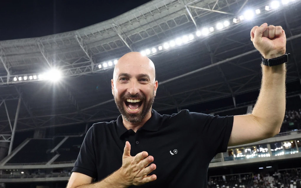 Rodrigo Bellão celebra vitória como interino do Botafogo