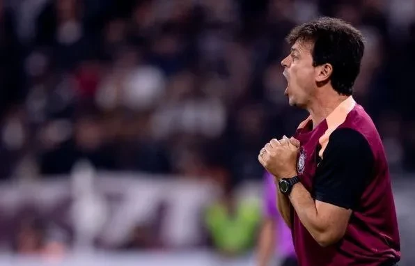 invicto-com-diniz-corinthians-recebe-santa-fe-pela-libertadores-1