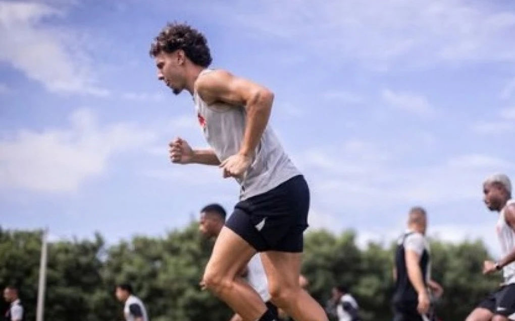 Nuno Moreira oscila no início da temporada e perde espaço com Renato no Vasco | Vasco | O Dia