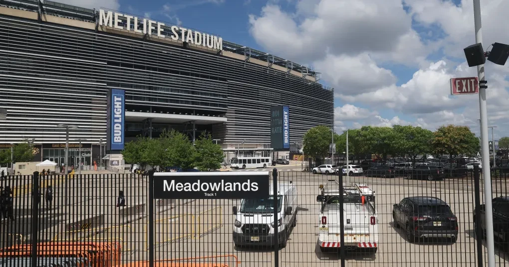 Preço do transporte público na Copa assusta, e senador faz acusações à Fifa | CNN Brasil