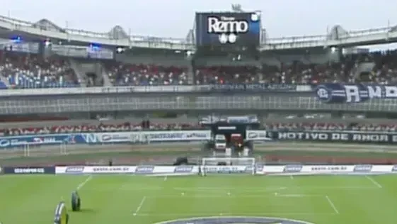 Remo x Vasco: partida tem início adiado por conta de chuva forte em Belém | CNN Brasil