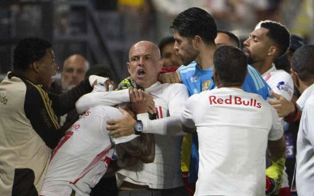 Acusação de agressão a De La Cruz após confusão entre Flamengo e Bragantino