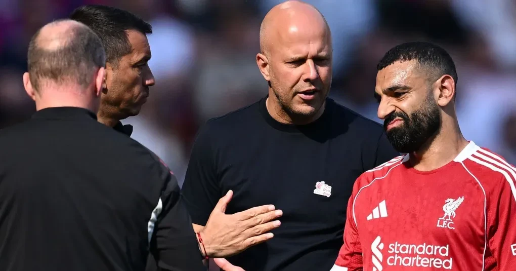 Salah deixa campo lesionado e pode ter se despedido do Liverpool | CNN Brasil