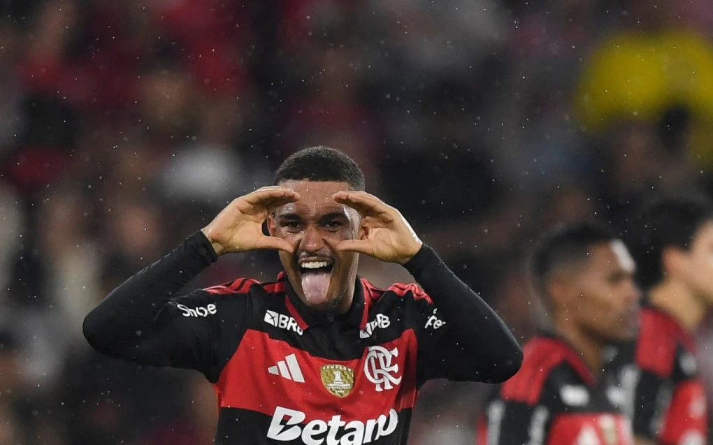 Samuel Lino se isola como maior assistente do Flamengo em 2026 | Flamengo | O Dia