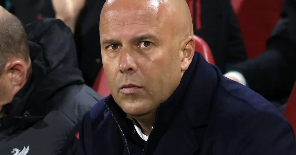 “Sinto muito apoio”, afirma Arne Slot em meio à crise no Liverpool | CNN Brasil