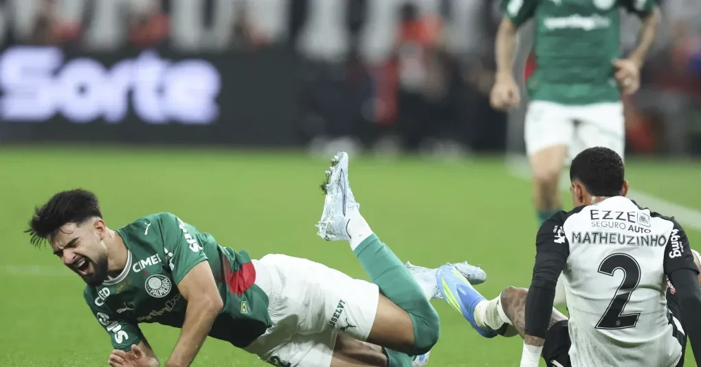 STJD denuncia corintianos e time pode perder 10 mandos de campo após Dérbi | CNN Brasil