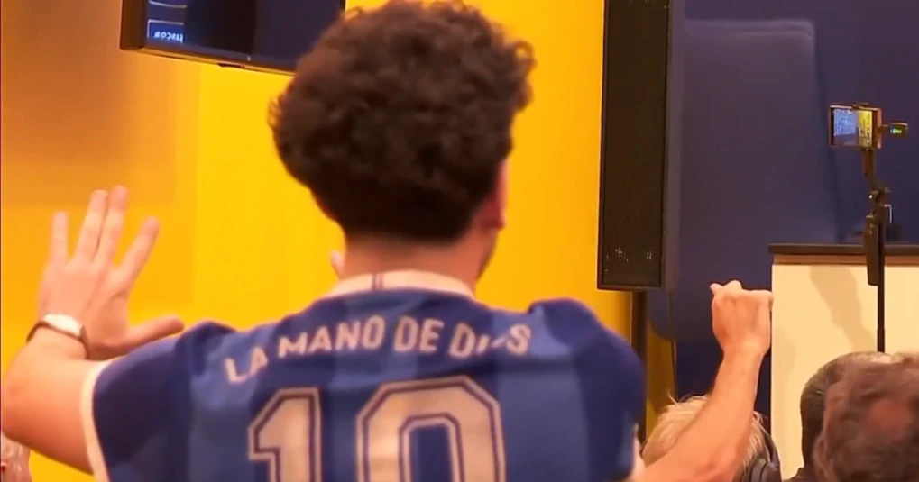 torcedor-invade-coletiva-da-argentina-após-goleada-em-amistoso-assista-1