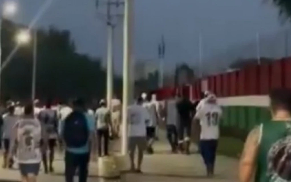 torcedores-do-fluminense-protestam-no-ct-após-derrota-na-libertadores-1