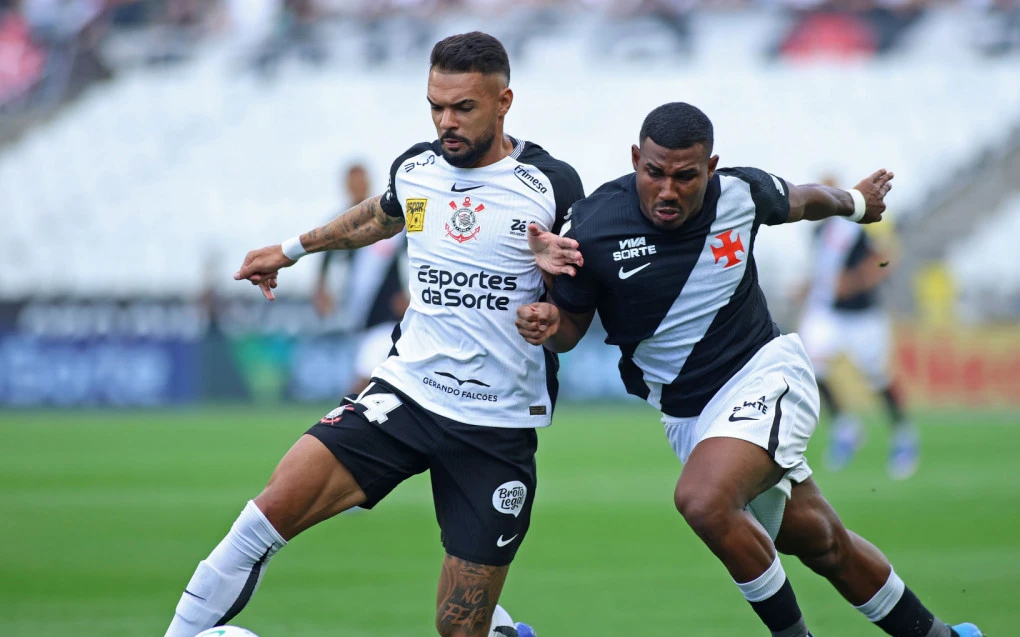 Vasco perde por 1 a 0 para o Corinthians em reencontro com Fernando Diniz