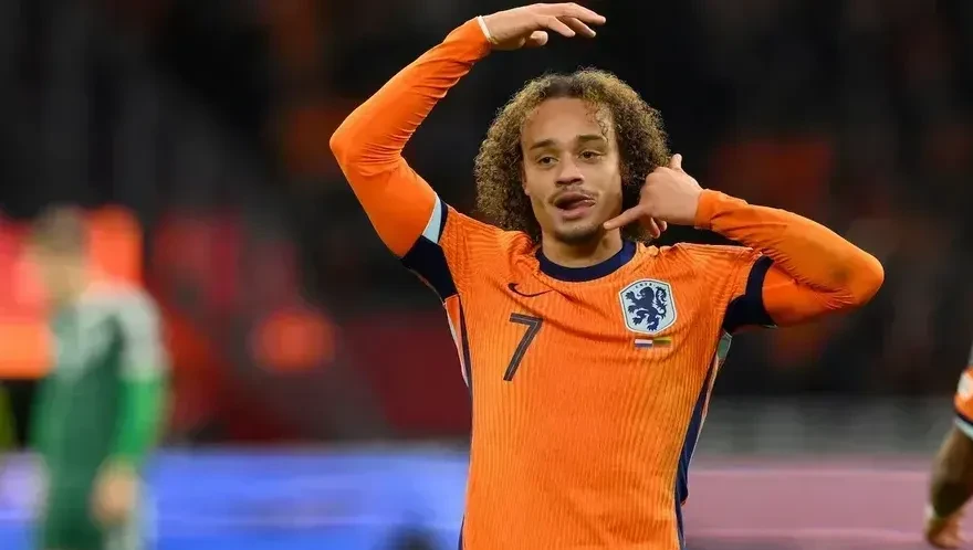 Xavi Simons sofre grave lesão e está fora da Copa do Mundo | CNN Brasil