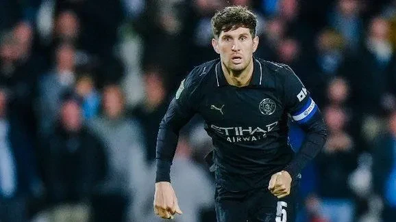 Zagueiro multicampeão deixará o Manchester City após uma década | CNN Brasil