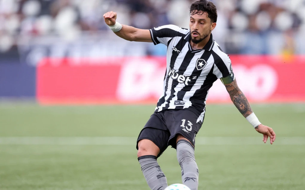 Alex Telles admite frustração com derrota e lamenta falta de pontaria do Botafogo | Botafogo | O Dia