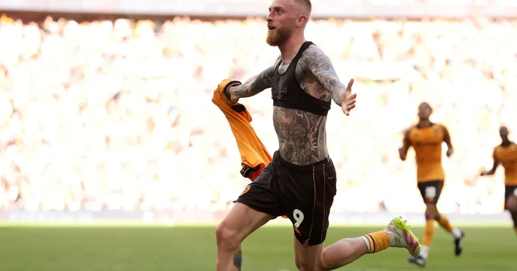 Após escândalo, Hull City vence no fim e garante o acesso à Premier League | CNN Brasil