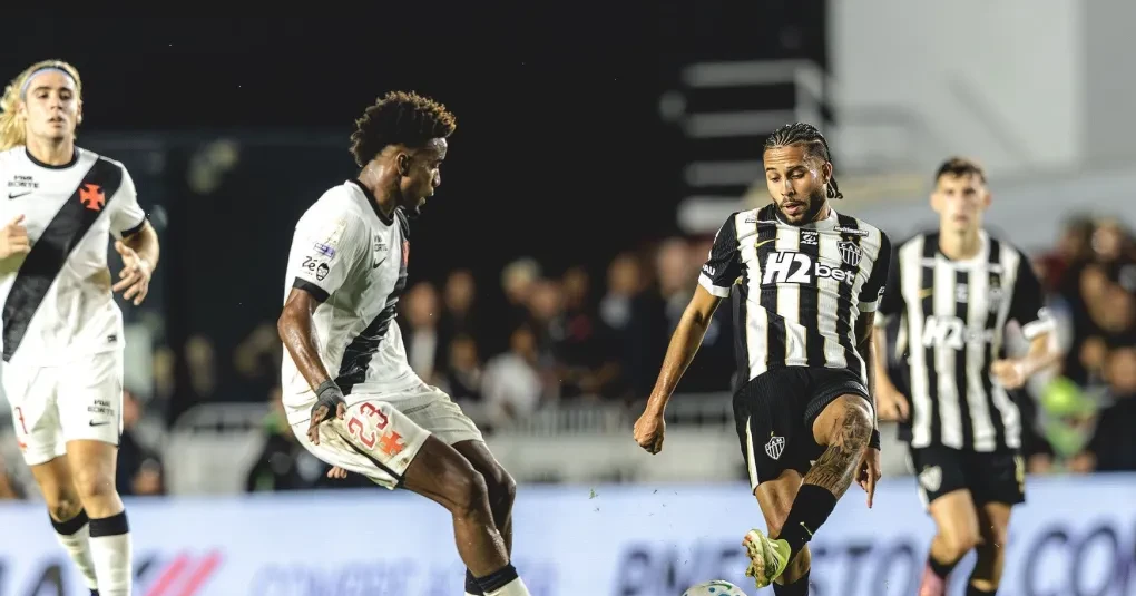 Atlético-MG vence em São Januário e coloca Vasco no Z4 do Brasileirão | CNN Brasil