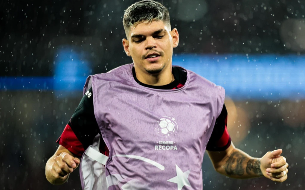 Ayrton Lucas recebe sondagem de rival do Flamengo na Série A | Flamengo | O Dia