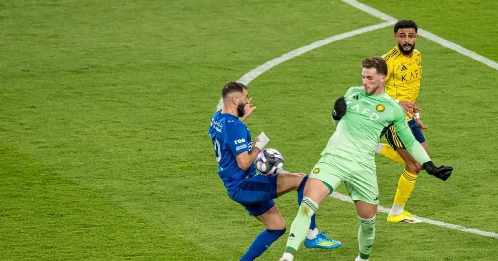 Bento erra nos acréscimos; Al-Nassr empata com Al-Hilal e vê título adiado