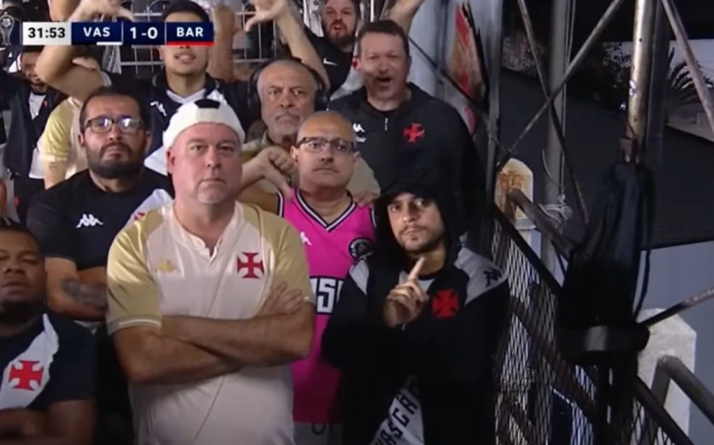 Braços cruzados e sinal de negativo: vascaínos não comemoram gol, e vídeo viraliza | Vasco | O Dia