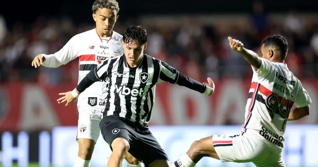 Brasileirão: Botafogo busca empate no fim e mantém crise no São Paulo | CNN Brasil
