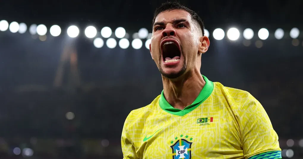 Bruno Guimarães é dúvida para a Copa? Entenda situação do volante | CNN Brasil