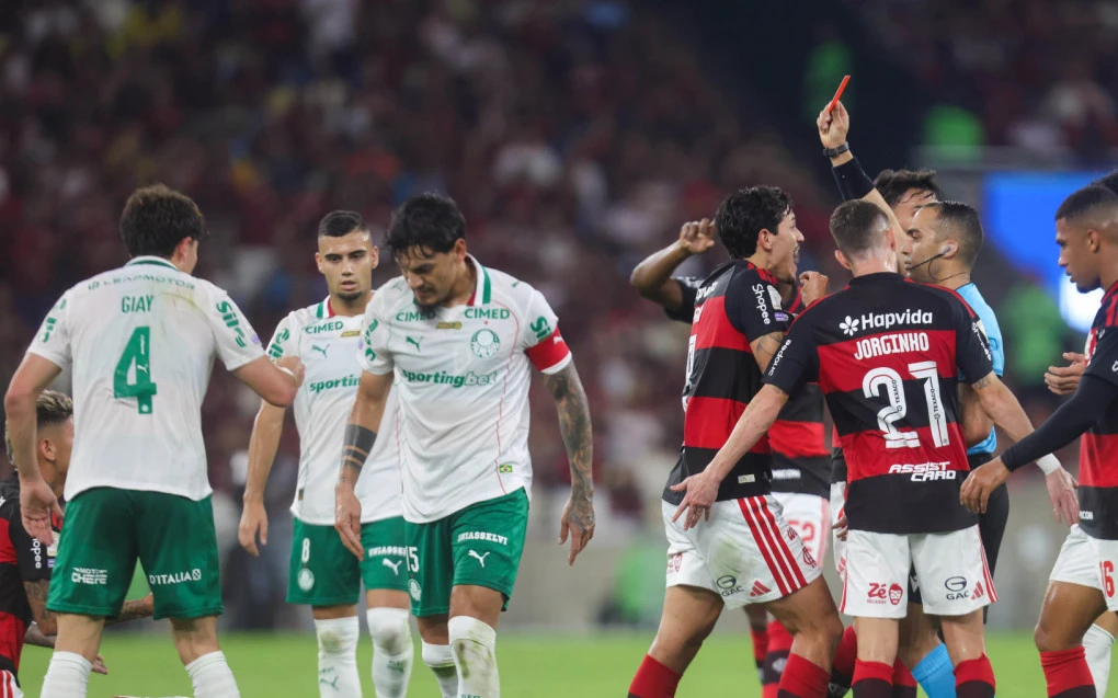 Carrascal se pronuncia e pede desculpas após expulsão em derrota do Flamengo | Flamengo | O Dia