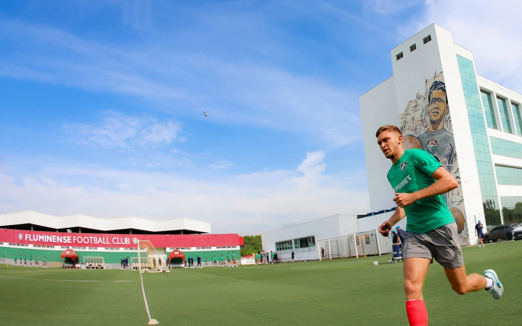 Castillo, do Fluminense, treina com proteção especial após sofrer corte na perna | Fluminense | O Dia