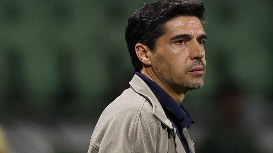 Com Abel Ferreira pressionado, Palmeiras visita Flamengo em duelo direto | CNN Brasil