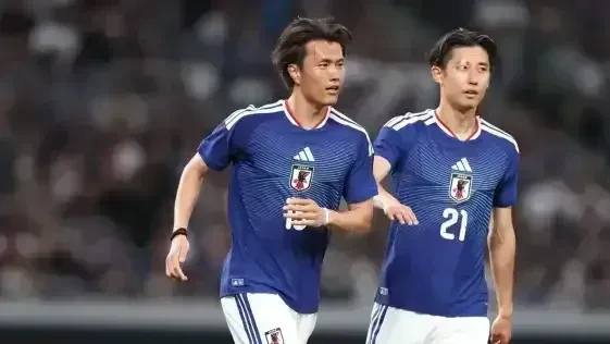 com-nova-regra-da-fifa-japão-marca-contra-islândia-com-um-a-mais-em-campo-1