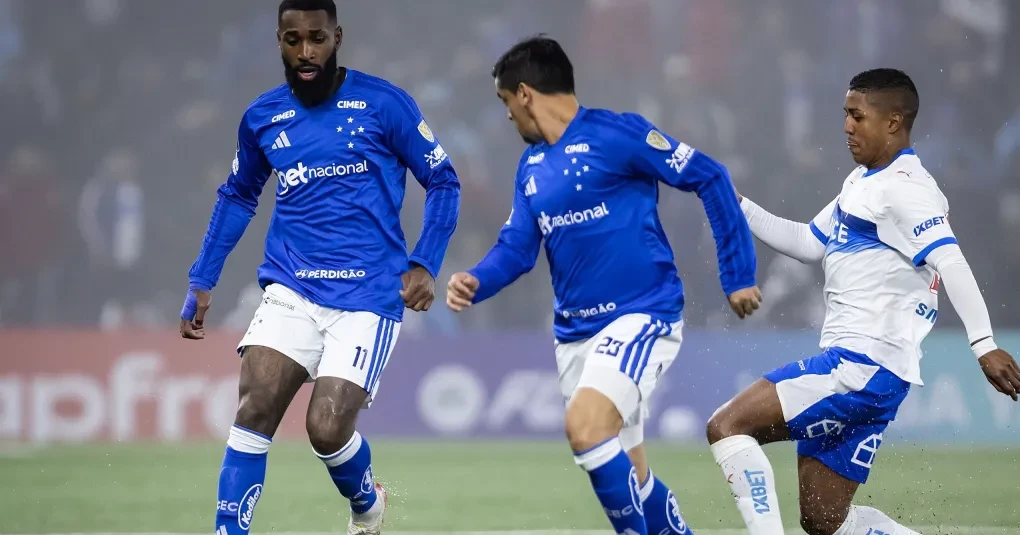 Com um a menos, Cruzeiro segura empate com a Católica na Libertadores | CNN Brasil