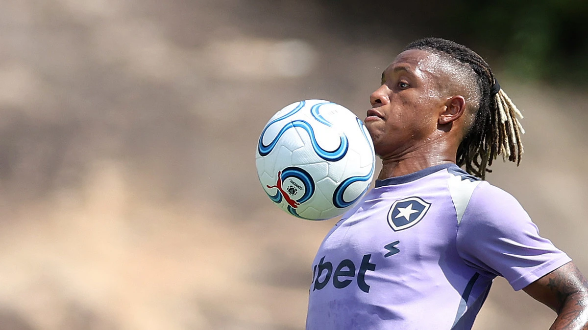 Danilo deixa o Botafogo e mira clube europeu na Liga dos Campeões