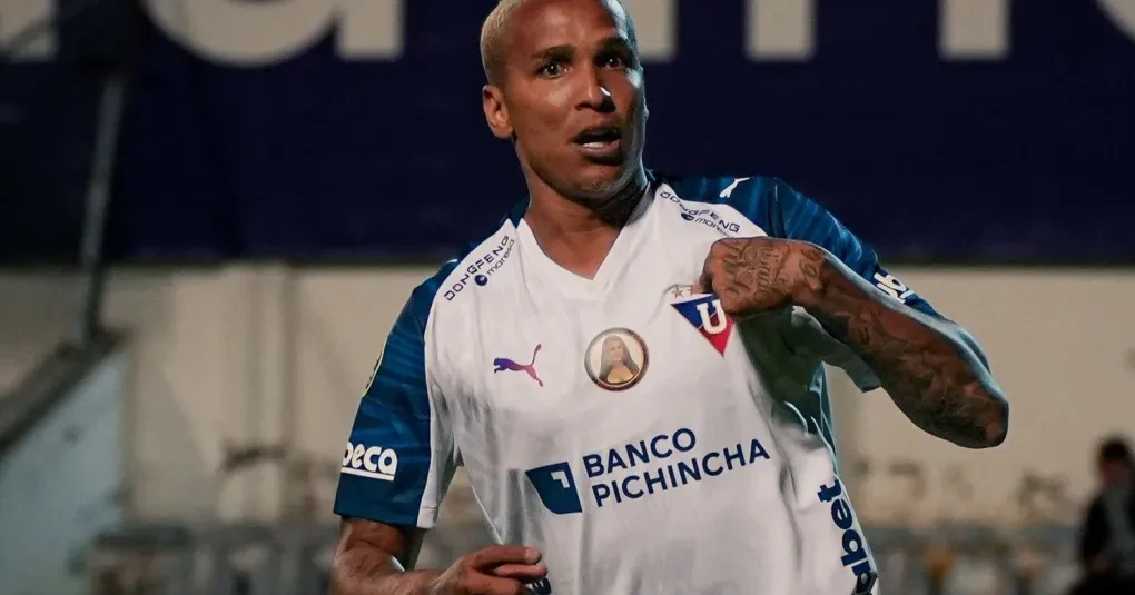 Deyverson marca golaço relâmpago, faz comemoração polêmica e pede desculpas | CNN Brasil