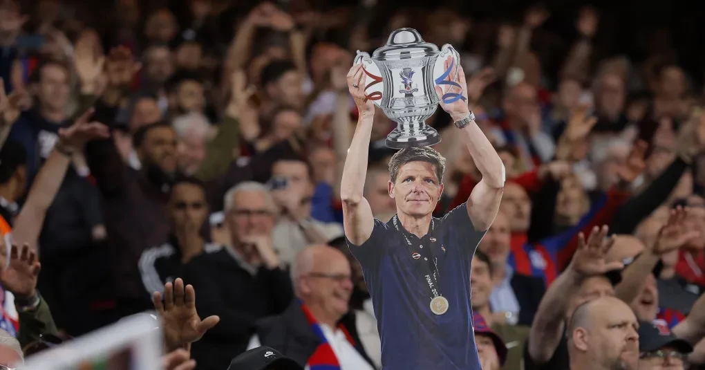 Do "Fora, Glasner" à glória? Técnico do Palace mira despedida sonhada | CNN Brasil
