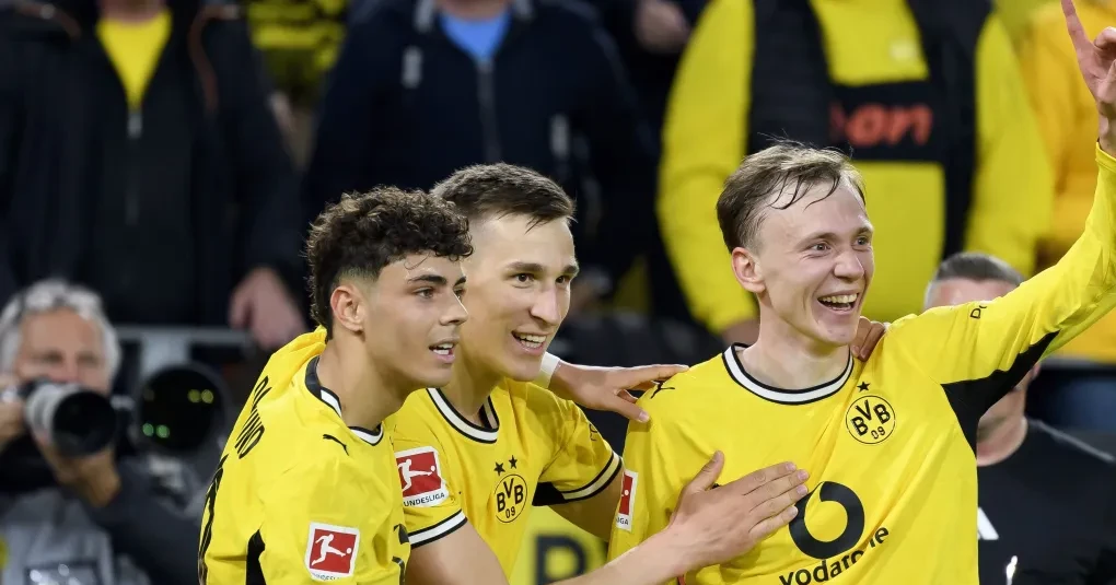 Dortmund bate Frankfurt e garante segundo lugar antecipado na Bundesliga | CNN Brasil