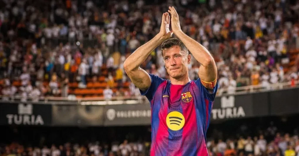 Em despedida de Lewandowski, Barcelona perde para o Valencia por LaLiga | CNN Brasil