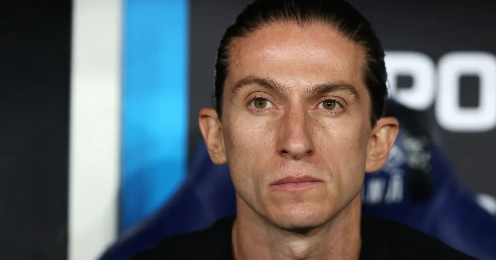 Filipe Luís, ex-Flamengo, é plano A para assumir clube europeu | CNN Brasil