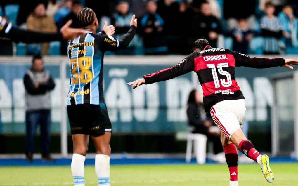 Flamengo domina o Grêmio, vence e se aproxima do líder Palmeiras | Flamengo | O Dia