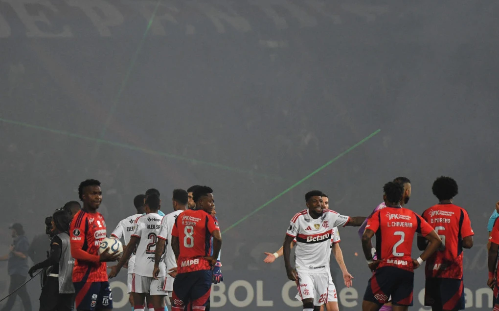 flamengo-mantém-planejamento-e-viaja-para-porto-alegre-de-madrugada-1