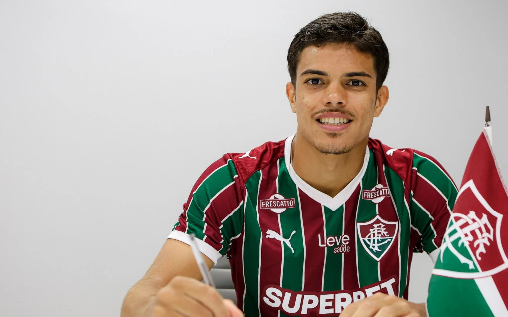 Fluminense oficializa renovação de Júlio Fidelis | Fluminense | O Dia