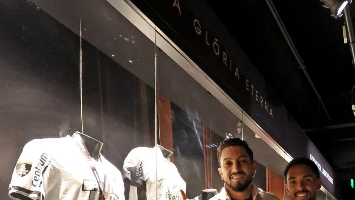 Franclim e jogadores do Botafogo visitam Museu Conmebol e celebram memória da Libertadores