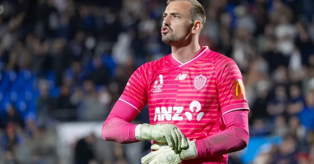 Goleiro adia casamento após ser convocado para disputar a Copa do Mundo | CNN Brasil