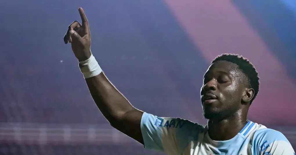 Grêmio vence bem fora de casa e lidera grupo na Sul-Americana | CNN Brasil