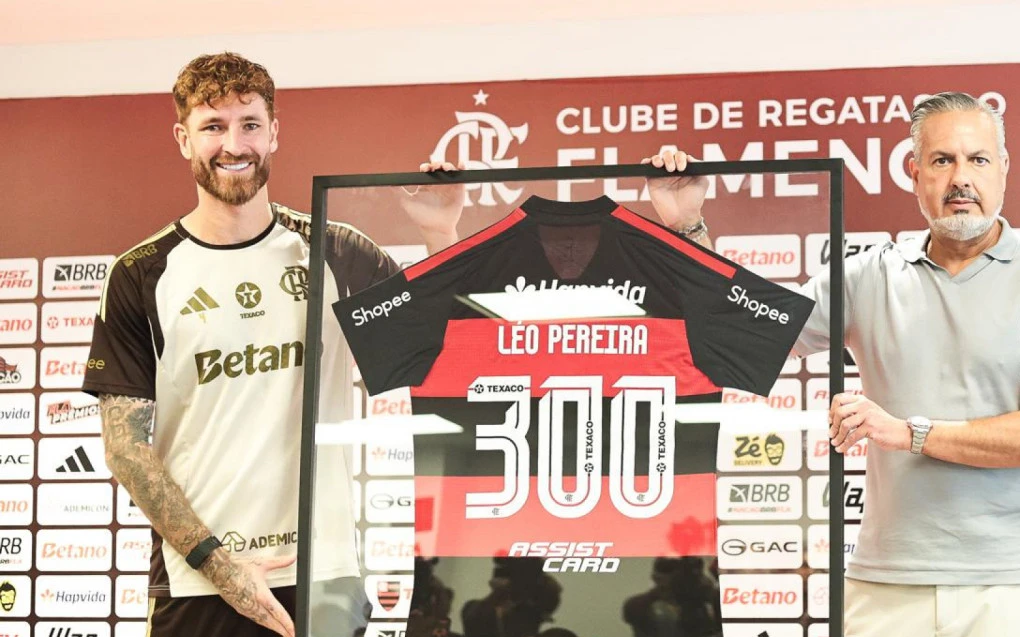 Léo Pereira recebe homenagem por completar 300 jogos pelo Flamengo | Flamengo | O Dia