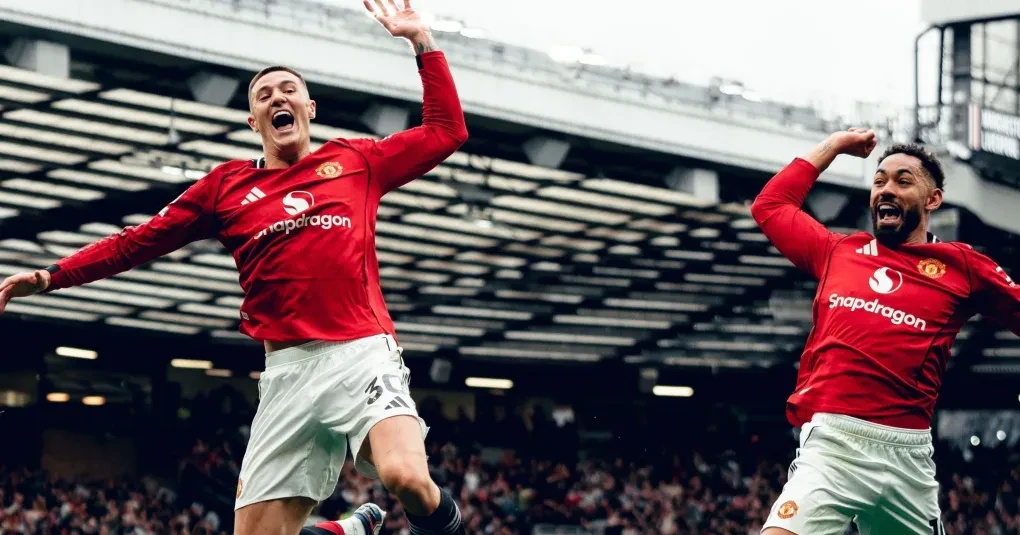 Manchester United vence Liverpool e garante vaga na próxima Champions | CNN Brasil