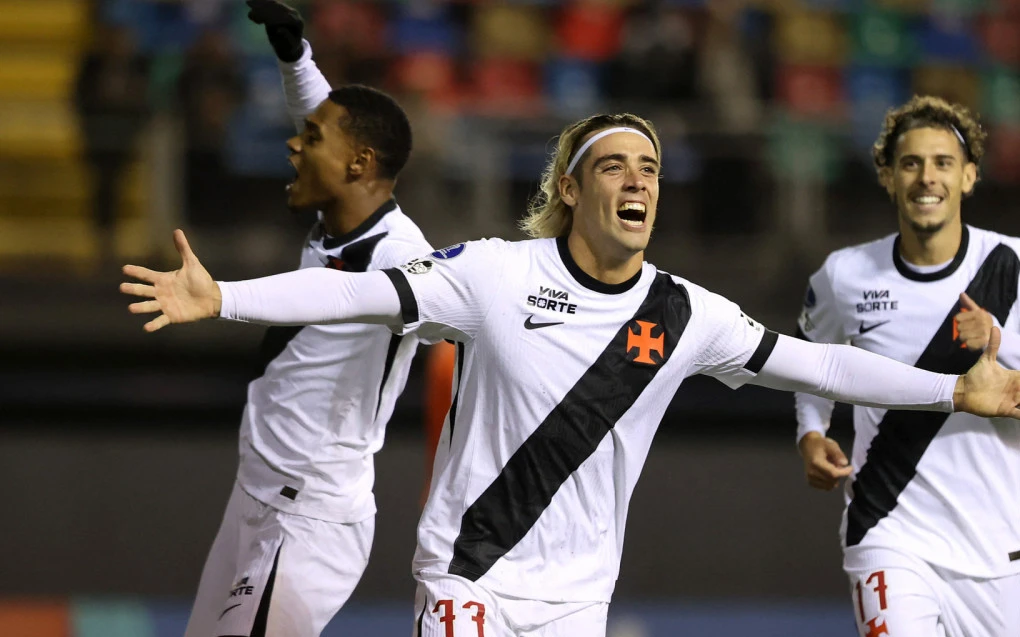 Mesmo reserva, Spinelli assume artilharia do Vasco e pede passagem | Vasco | O Dia