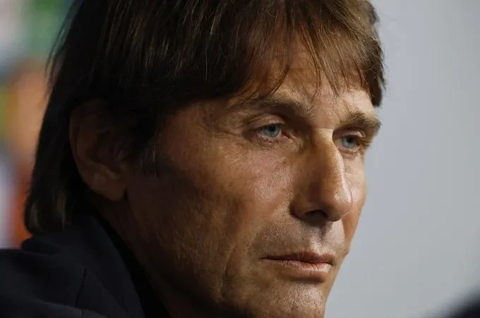 napoli-confirma-a-saída-de-conte-após-trocas-de-farpas-com-o-presidente-1