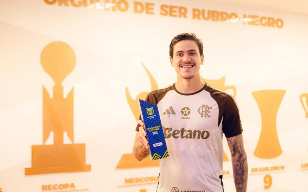 Pedro, do Flamengo, é eleito o melhor jogador do mês de abril no Brasileirão | Flamengo | O Dia