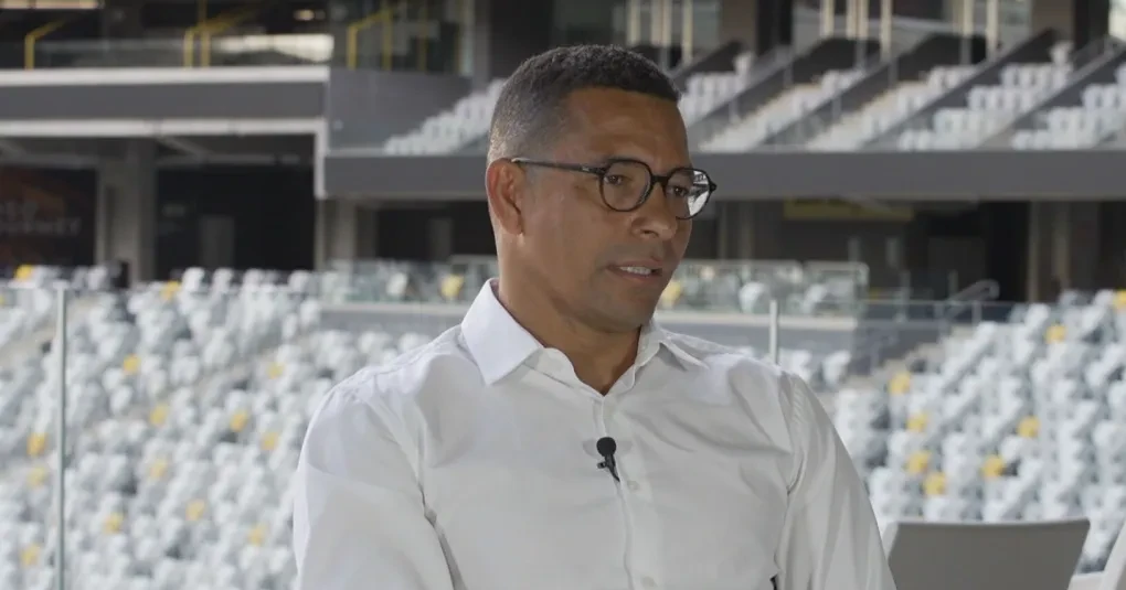 Gilberto Silva diz que Seleção pode crescer sem o rótulo de favorita