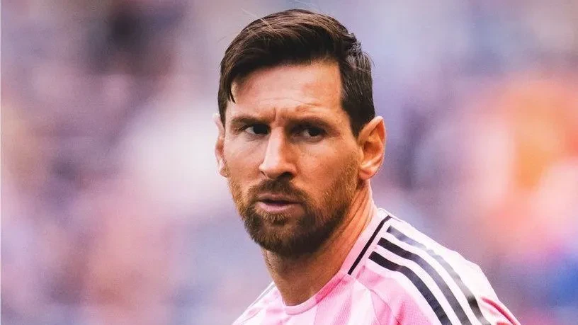 "Primeiras notícias de Messi não são tão ruins", diz Scaloni | CNN Brasil