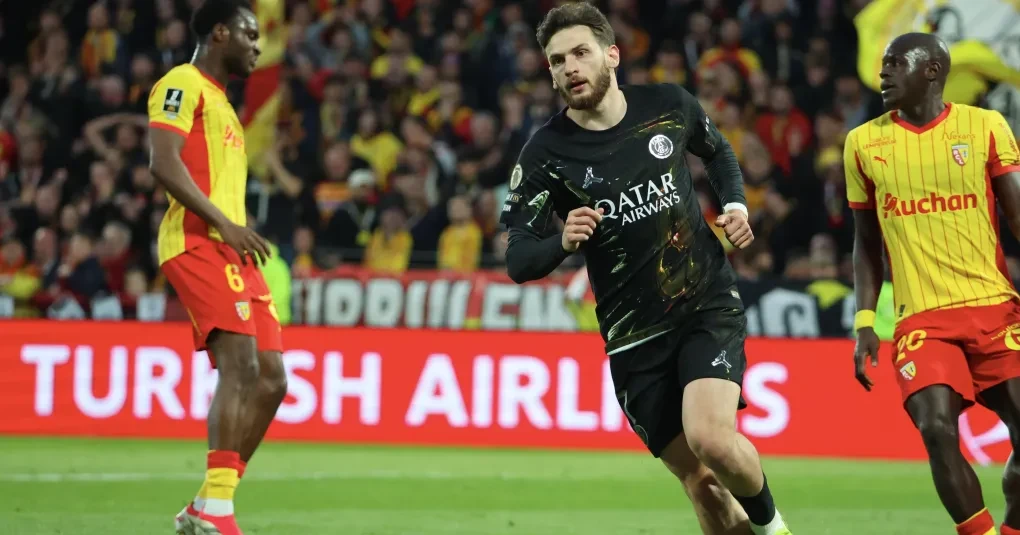 PSG vence Lens fora de casa e conquista mais um título do Francês | CNN Brasil